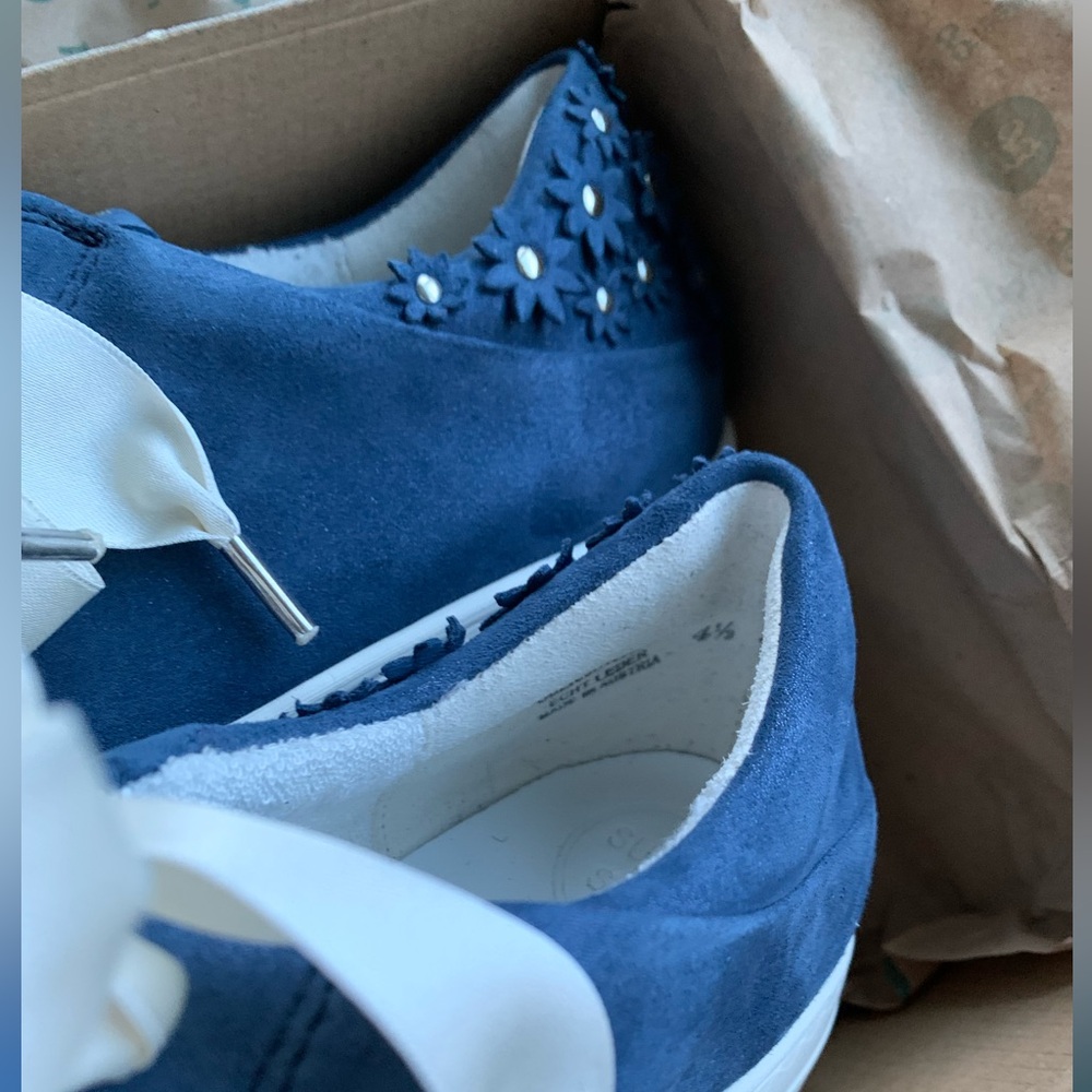 Leather Sneaker US 7 Color: Blue Suede Leather. Unworn. - Picture 7 of 7